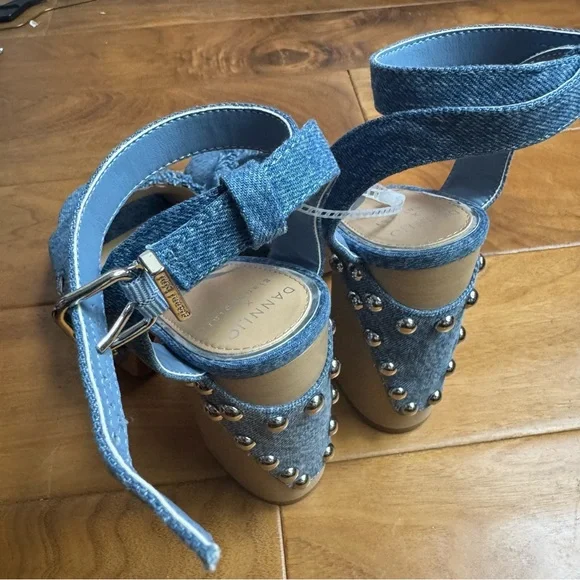 NWT Dannijo X Gianni Bini Daisy Denim Studded Platform Sandals Sz 7,5 - Picture 6 of 10